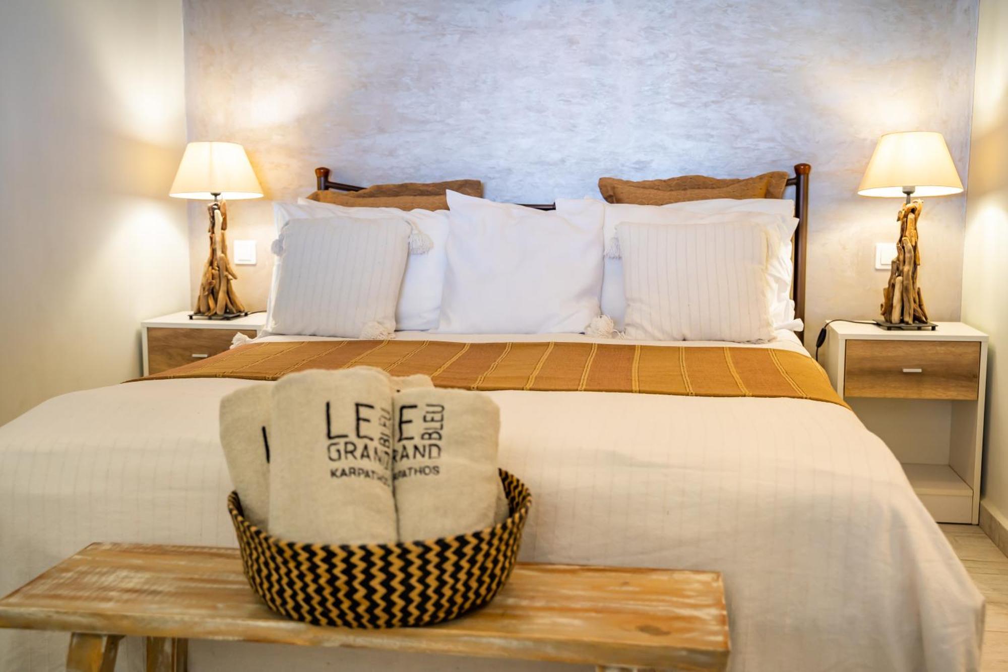 Le Grand Bleu Studios & Apartments Lefkos  Cameră foto