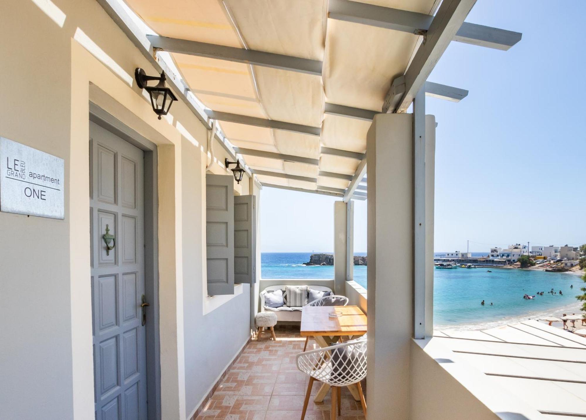 Le Grand Bleu Studios & Apartments Lefkos  Exterior foto